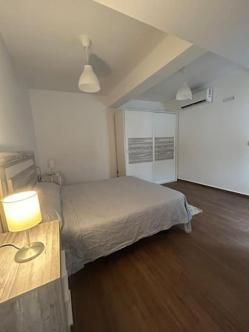 Petite California Duenas Apartamento Sevilha Exterior foto